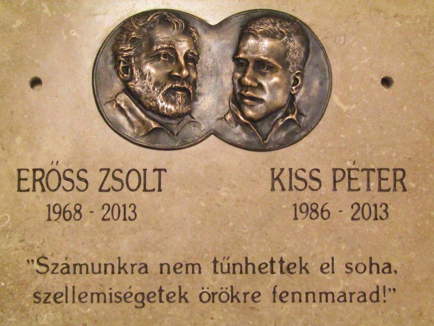 Emléktáblát állítottak Erőss Zsoltnak és Kiss Péternek