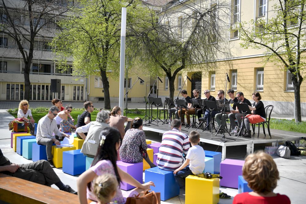 Elindul Debrecen első szabad előadói, közösségi tere