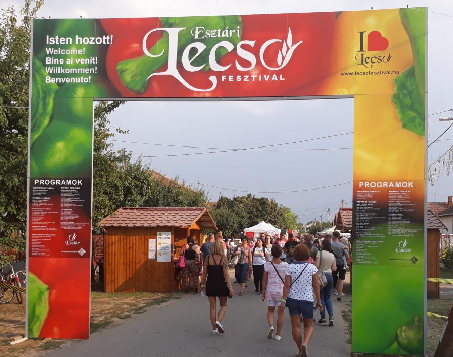 Belekóstoltunk az Esztári Lecsófesztiválba