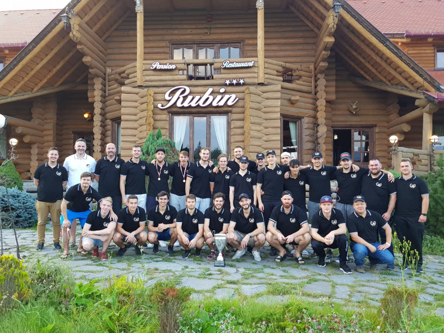 A DEAC jégkorongcsapata veretlenül nyerte meg a Gyilkos-tó Kupát
