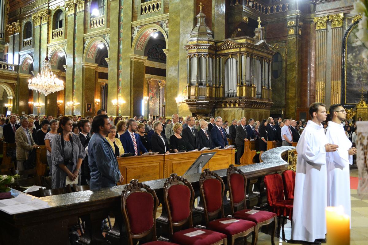 A romániai magyar iskolák Nagyváradon nyitották meg a tanévet