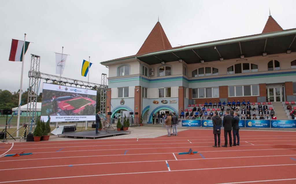 Befejeződött a Gyulai István Atlétikai Stadion rekortán pályájának felújítása