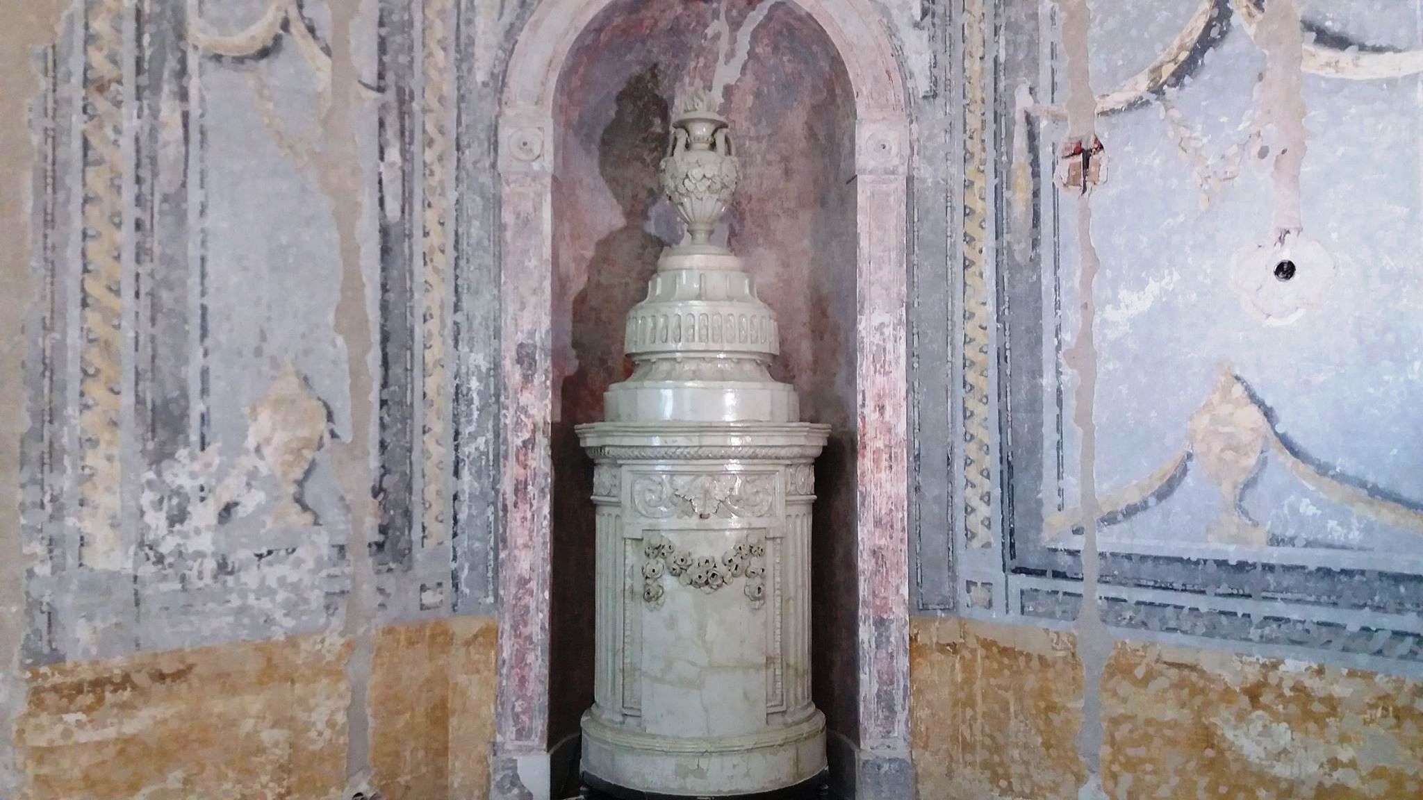 Folytatódik a nagyváradi püspöki palota felújítása ? két teremben folyik átfogó falkép-restaurálás