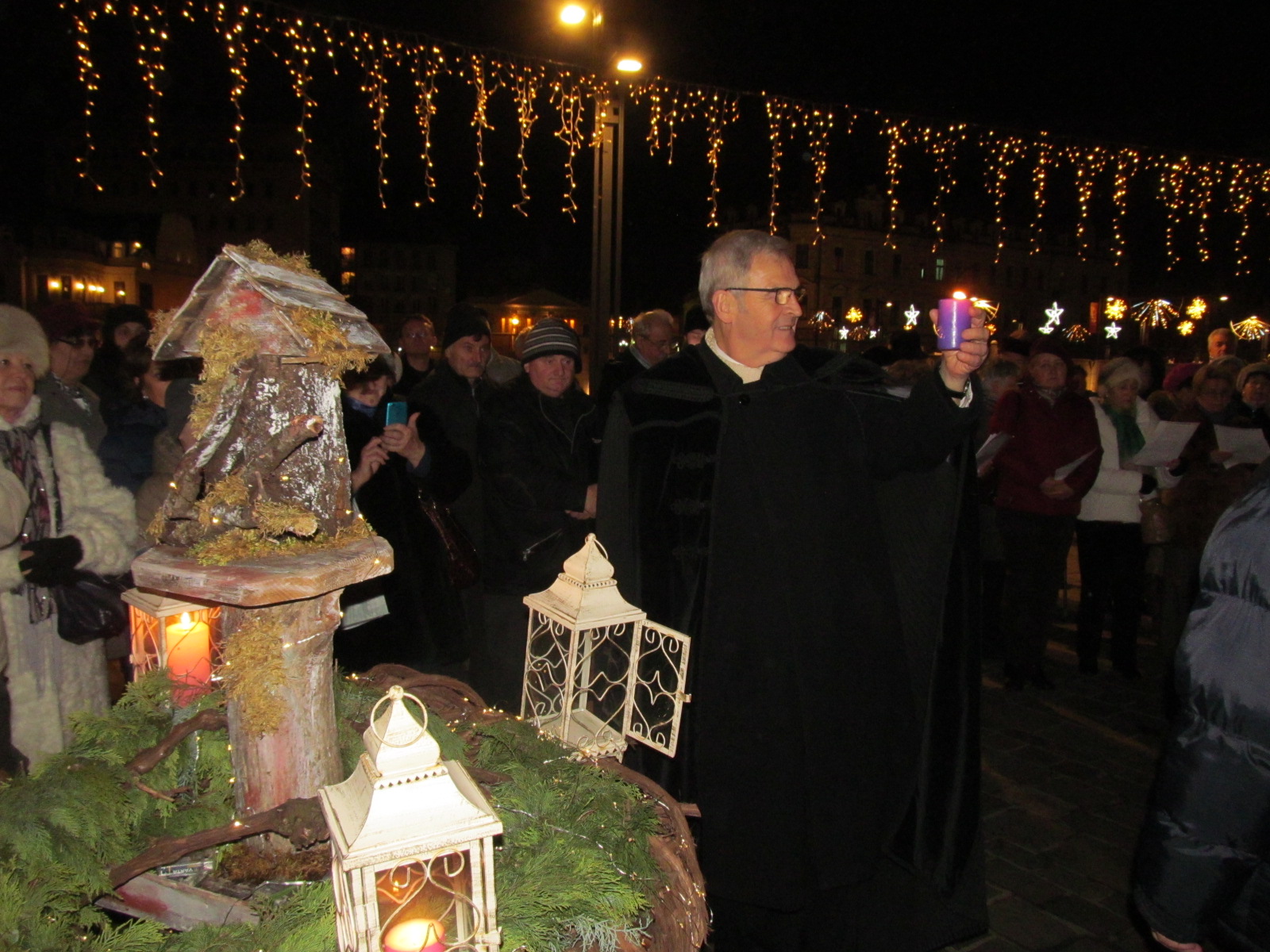 Advent negyedik vasárnapján fellobbant az utolsó gyertya lángja is