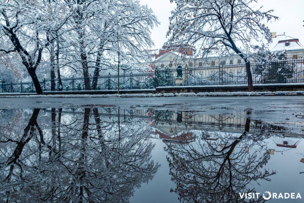 Várad télen is gyönyörű: a római katolikus püspöki palota