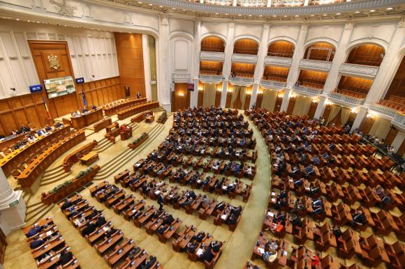 Romániában megszavazták a költségvetést, Nagyváradon vegyes a fogadtatása