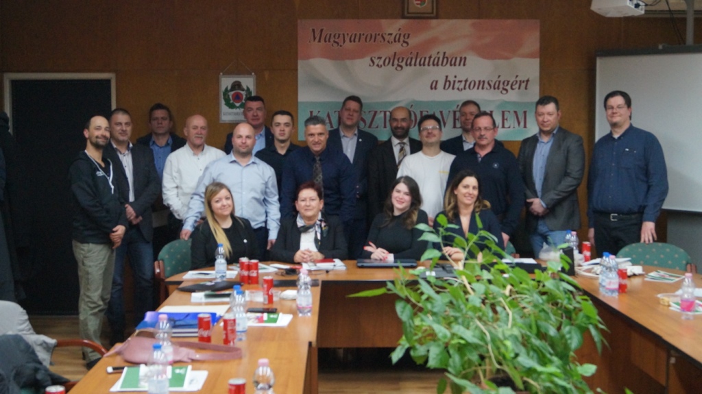 Kutyás mentőkkel és önkéntes tűzoltókkal bővült a Magyar Református Szeretetszolgálat csapata