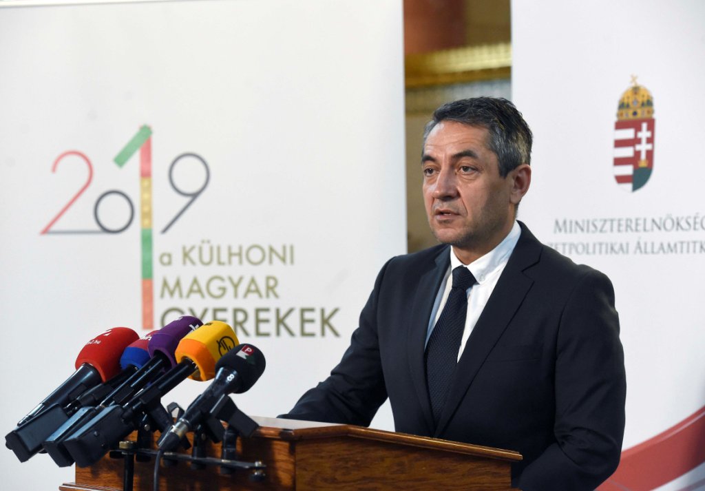 Gyermekbarát tevékenységük támogatására pályázhatnak külhoni civil és egyházi szervezetek, vállalkozások
