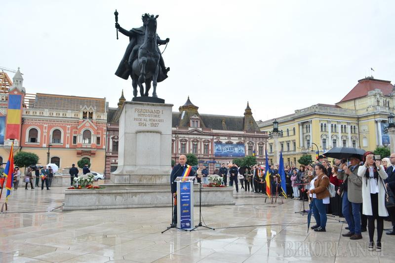 Felavatták Ferdinánd király szobrát Nagyvárad főterén