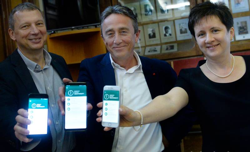 Új weblapok és egyedülálló egészségügyi mobil applikáció segíti a betegeket