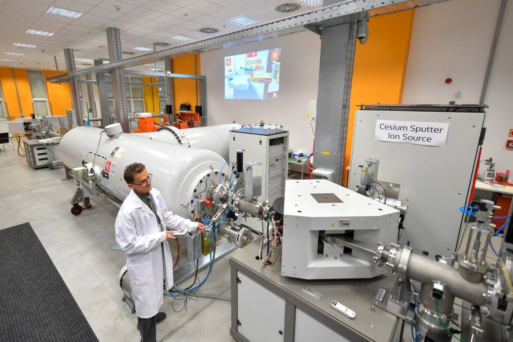 Világszínvonalú kutatói környezetet alakítottak ki a debreceni atommagkutatóban