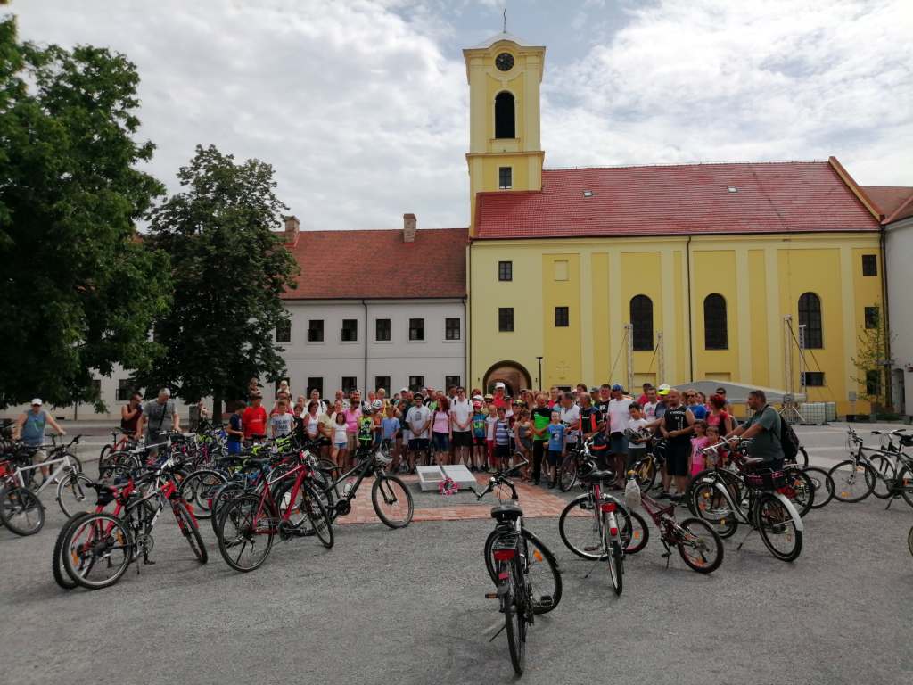 Szent Lászlótól Szent Lászlóig - körbekerekezték Nagyváradot