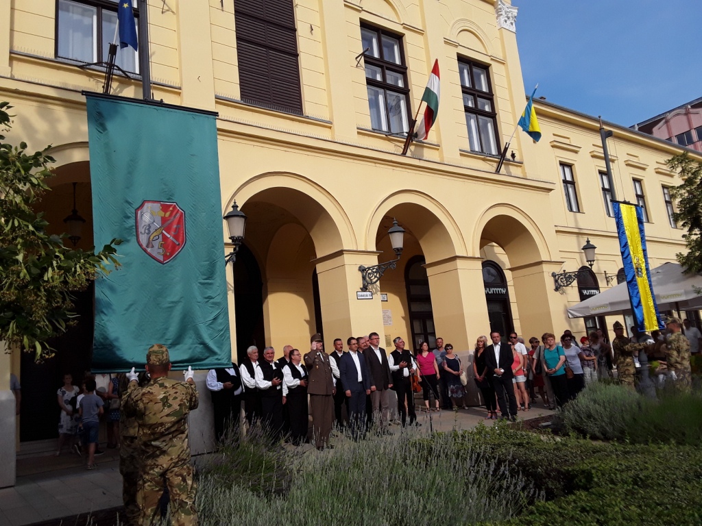 A Régi Városháza előtt hivatalosan is megnyitották a Múzeumok éjszakája debreceni programjait