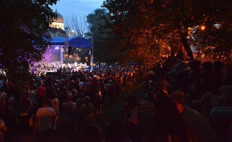 Szentivánéji álom koncert a nagyváradi Körös-parton