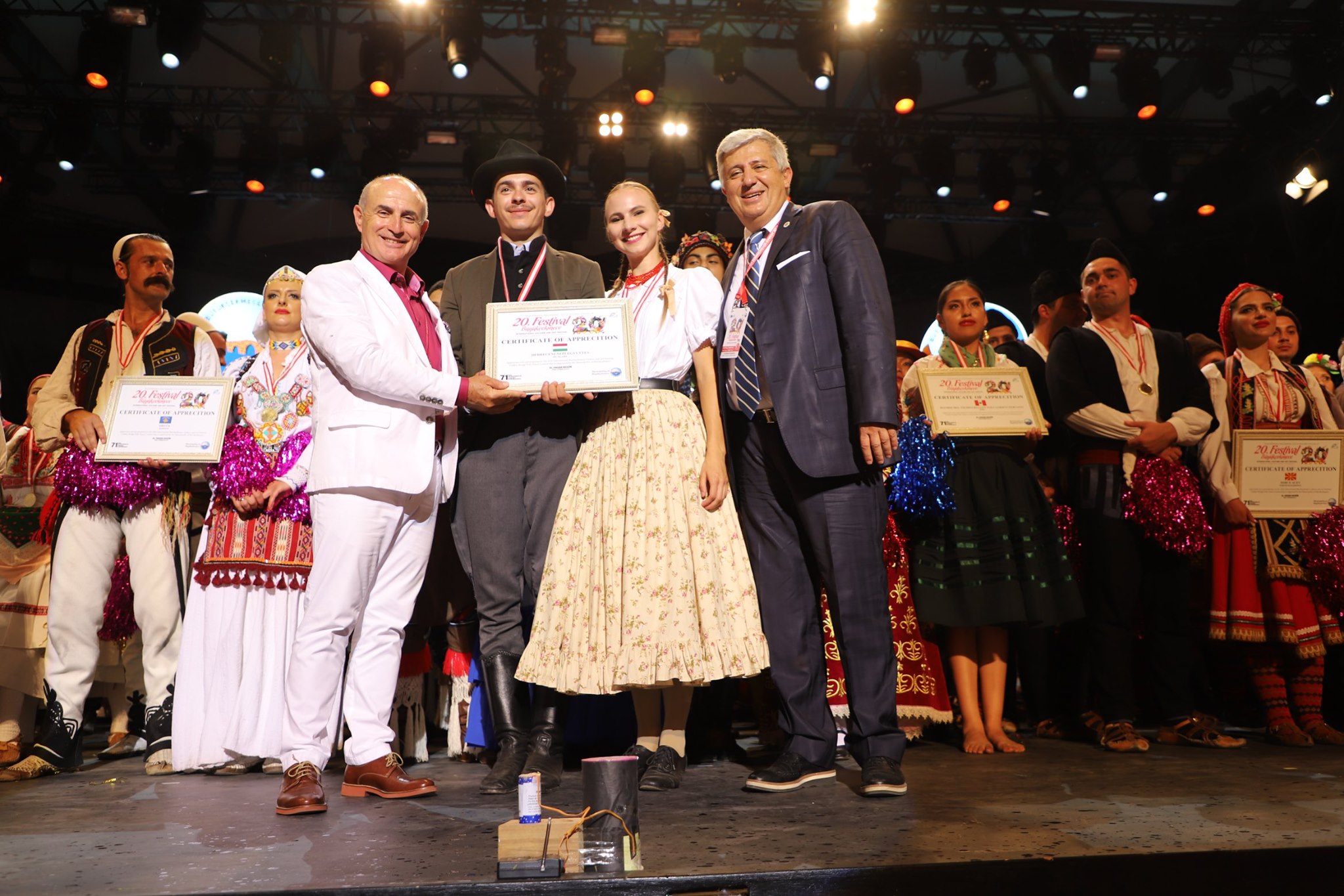 A Debreceni Népi Együttes, az orosz csoporttal megosztva, elnyerte a világ egyik legnagyobb folklórfesztiváljának első díját
