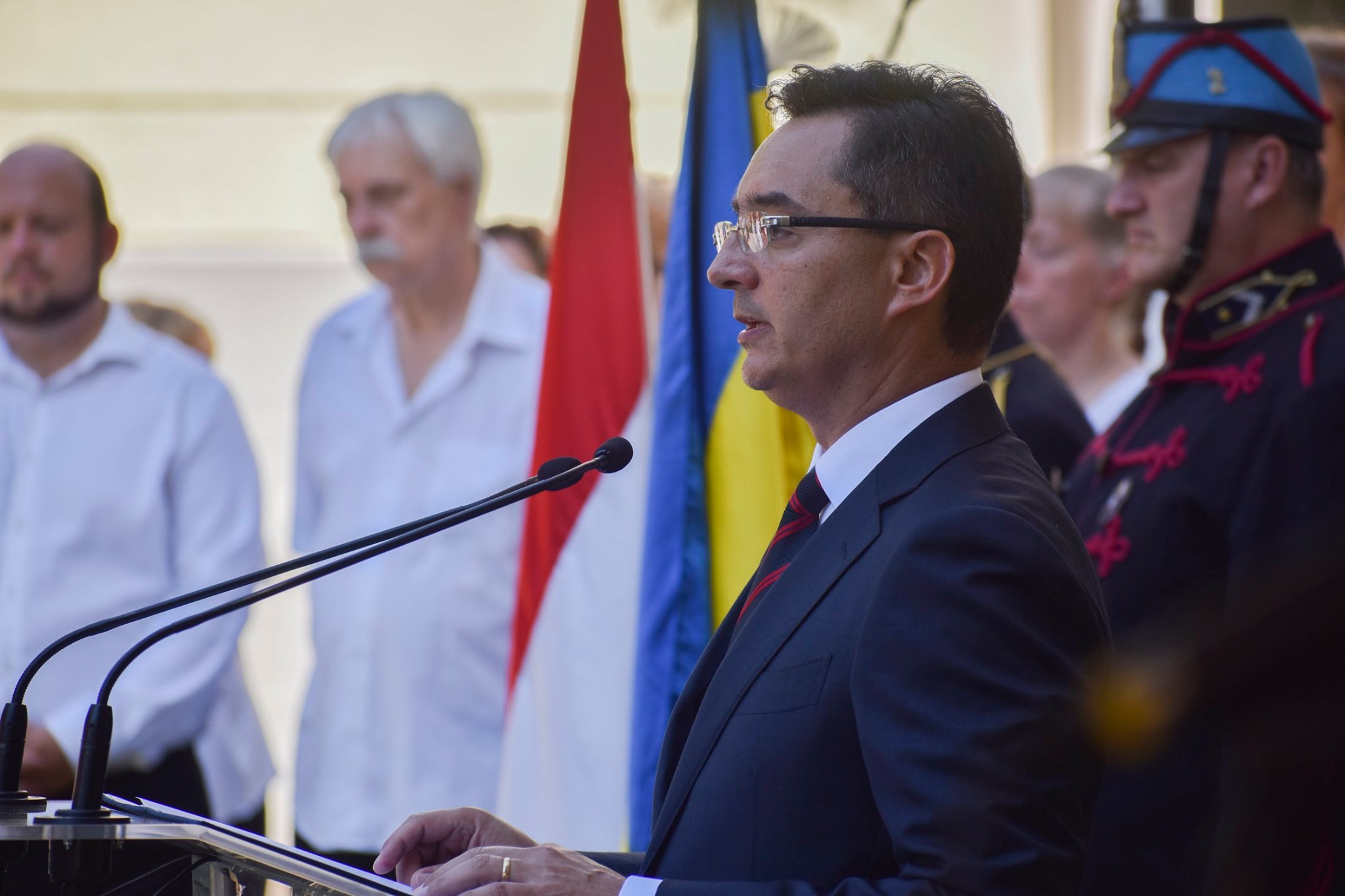 Szent István királyunk előtt tisztelegtek Déri téri domborművénél