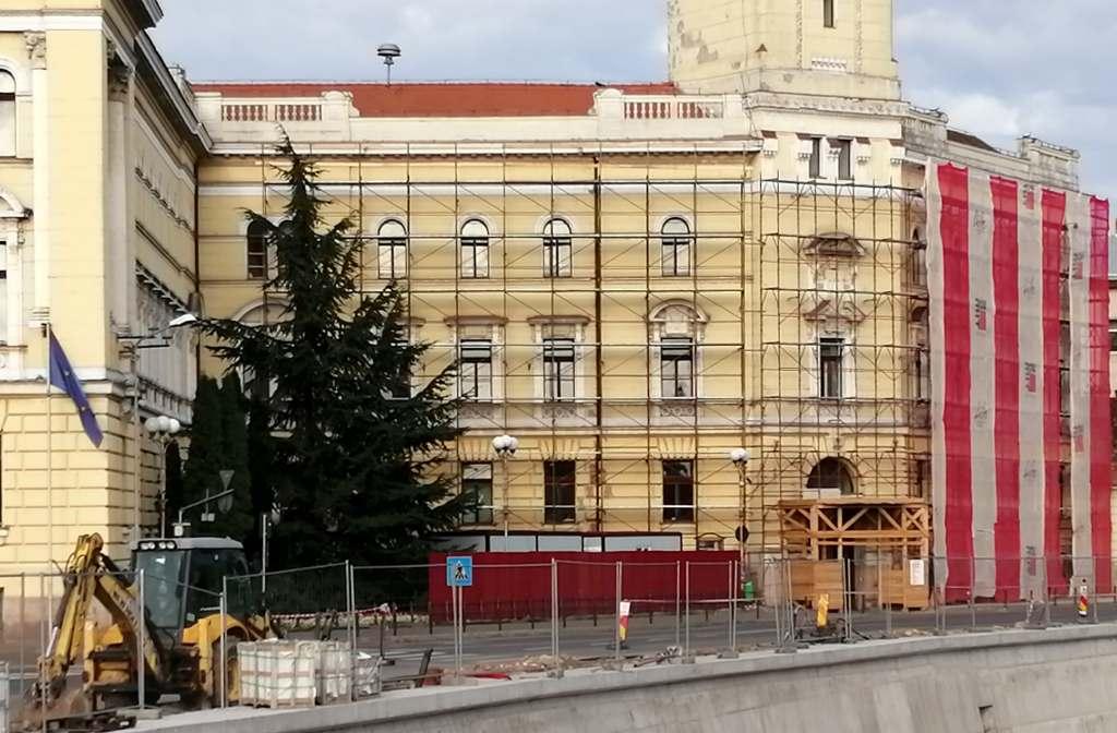 Október elsején elkezdődik a nagyváradi városháza tornyának felújítása