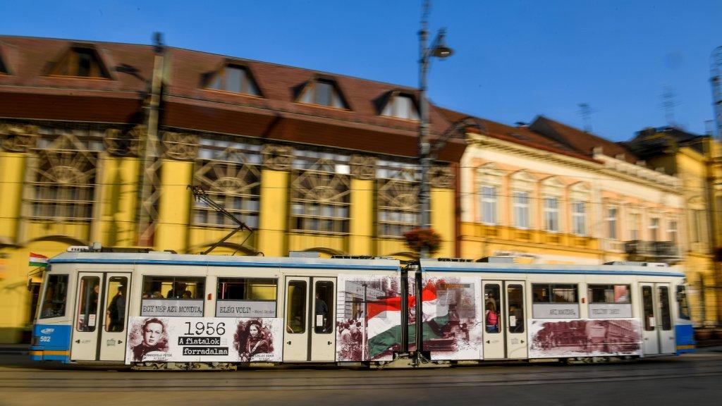 Forradalmi villamos közlekedik Debrecenben