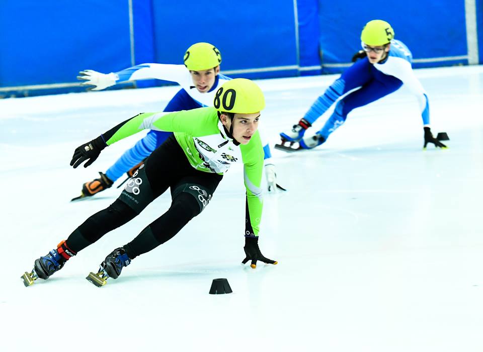 Fiatal gyorskorcsolyázók mérik össze tudásukat a Jégcsarnokban - Székelyföldről is érkeznek sportolók
