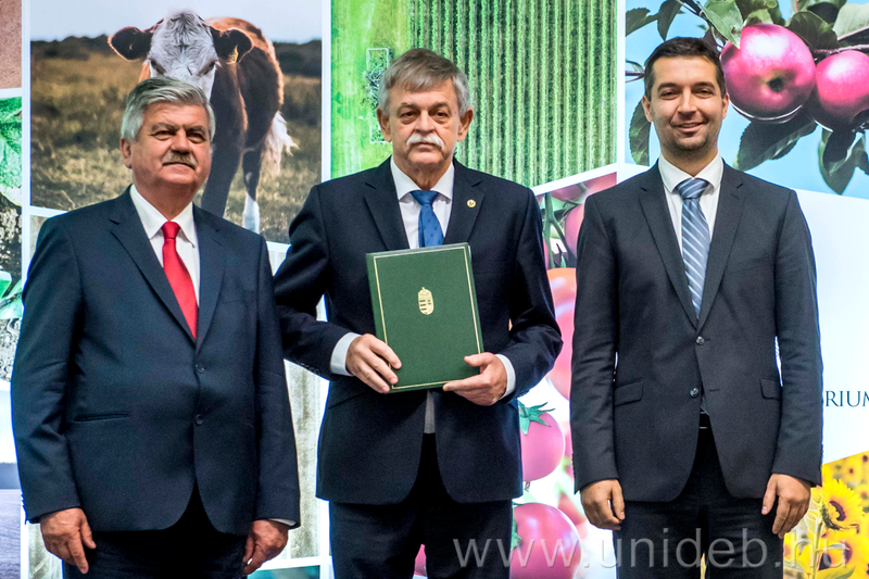 Stratégiai partnerségi megállapodást kötött az Agrárminisztérium a Debreceni Egyetemmel