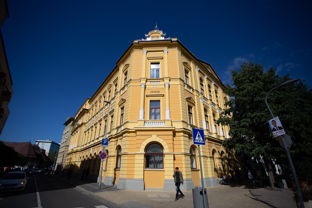 Átadták Debrecenben a Zenede felújított épületét