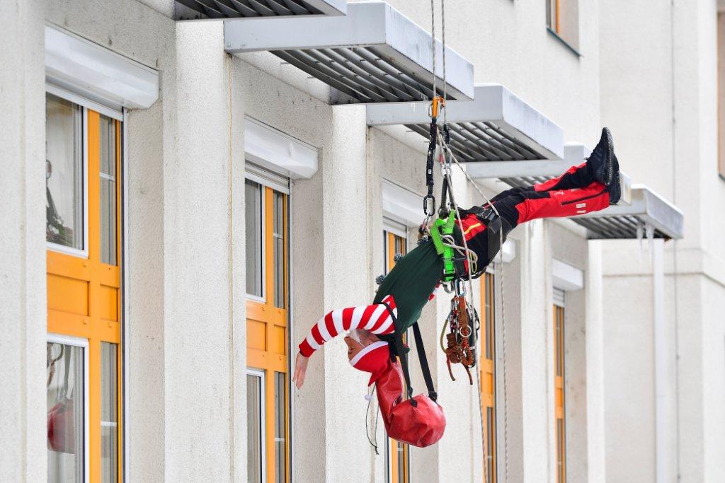 Grincs mászott be a debreceni gyermekgyógyászati klinika ablakán