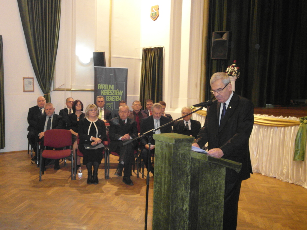 Trianon és Temesvár jegyében zajlott Tőkés László újévköszöntő ünnepélye