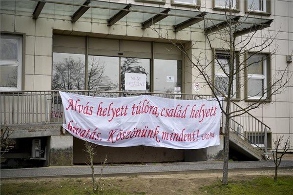 Köszönet az egészségügyi dolgozóknak