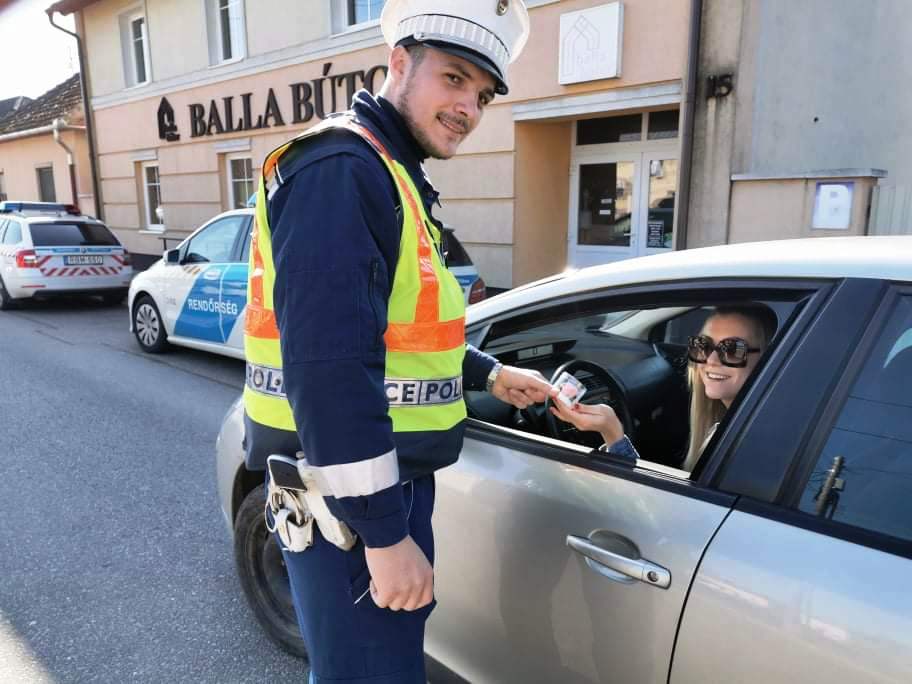 ?Női gépjárművezetők biztonságáért akciót? tartottak Hajdú-Bihar megyében