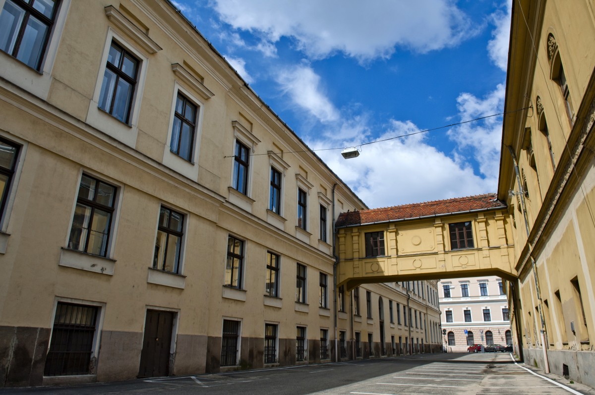 Látogatási tilalom a debreceni kulturális intézményekben, a lakosság tájékoztatására telefonos ügyfélközpont létesül