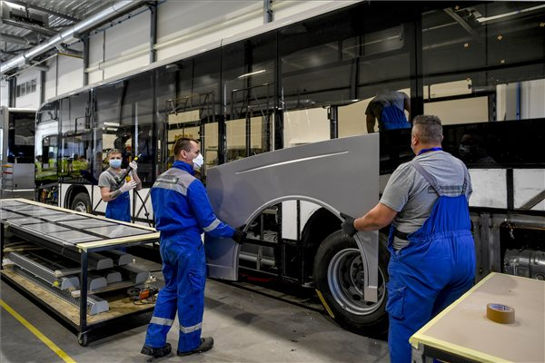 Újraindult az autóbuszgyártás Debrecenben