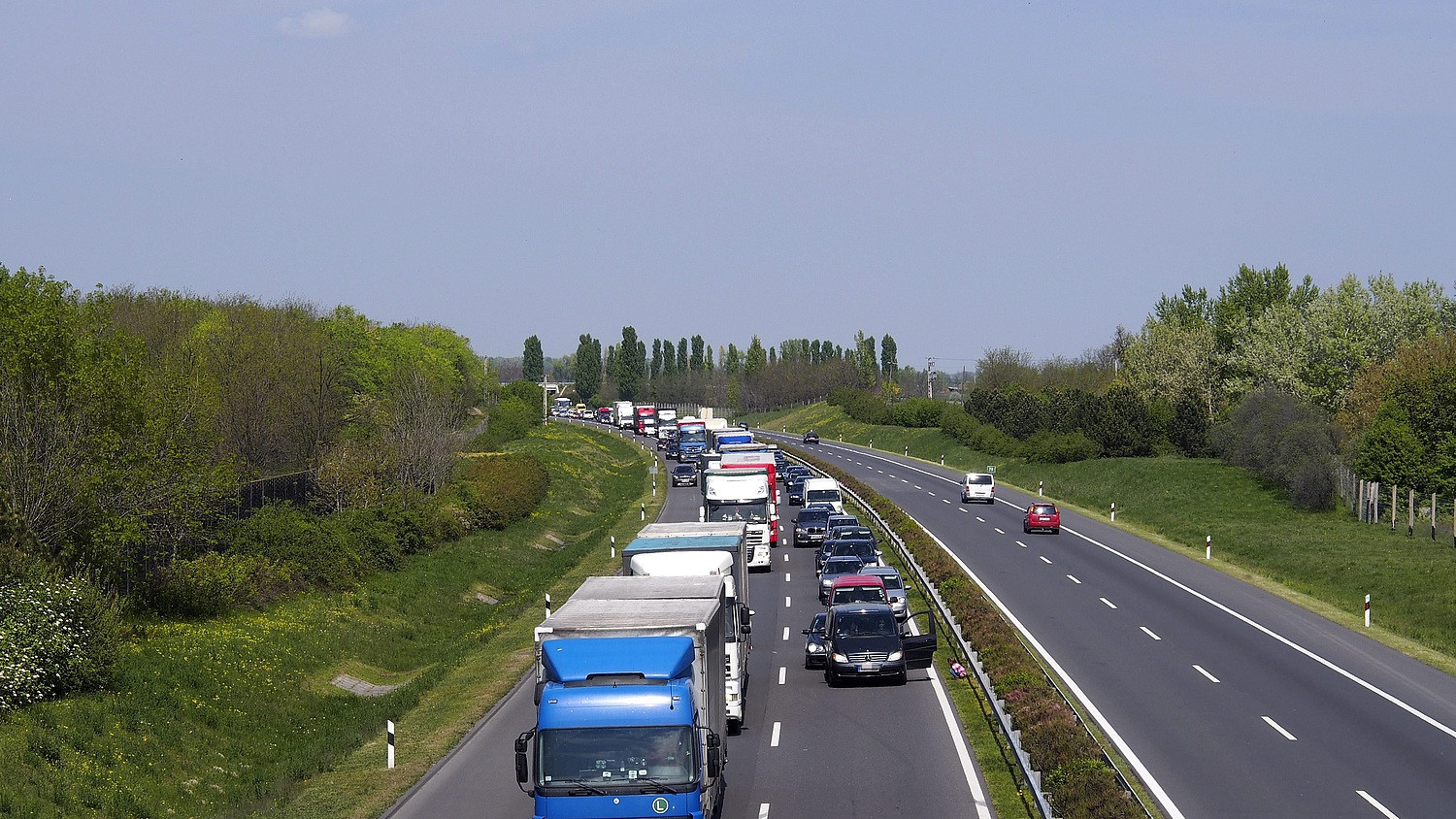 Továbbra is átutazhatnak Magyarországon a román állampolgárok