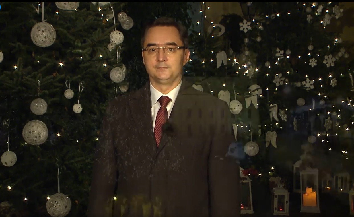 Videóüzenetben kívánt Istentől áldott, békés karácsonyt a debrecenieknek Papp László polgármester