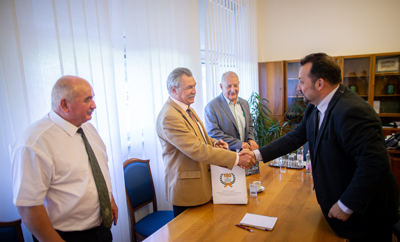 A Debreceni Egyetemre látogatott Farkas Bertalan