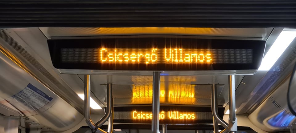 Madarak és fák napja - Madárcsicsergés várja az utazókat a debreceni villamosokon