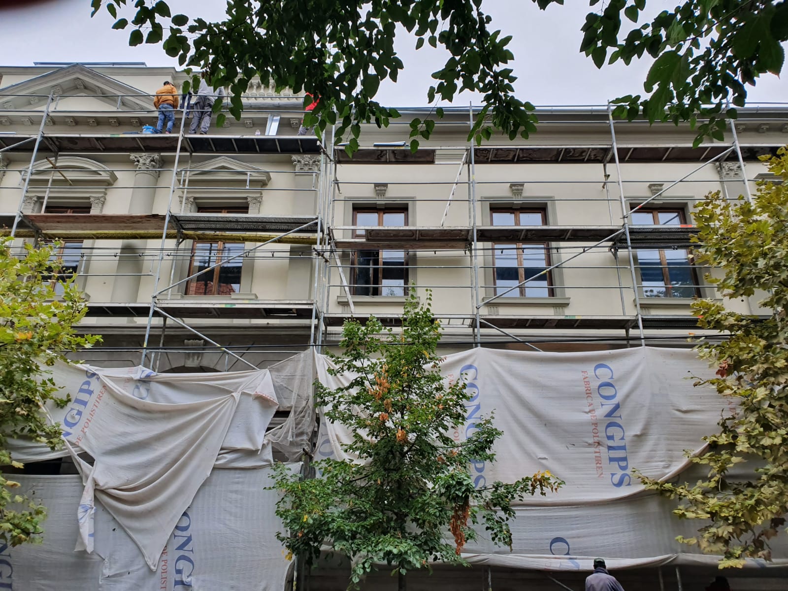 Befejeződött a Szacsvay Imre iskola főhomlokzatának felújítása