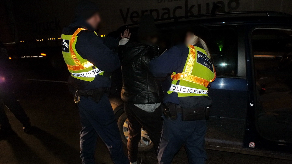 Nagyváradon döntötték el, hogy embercsempészéssel keresnek pénzt