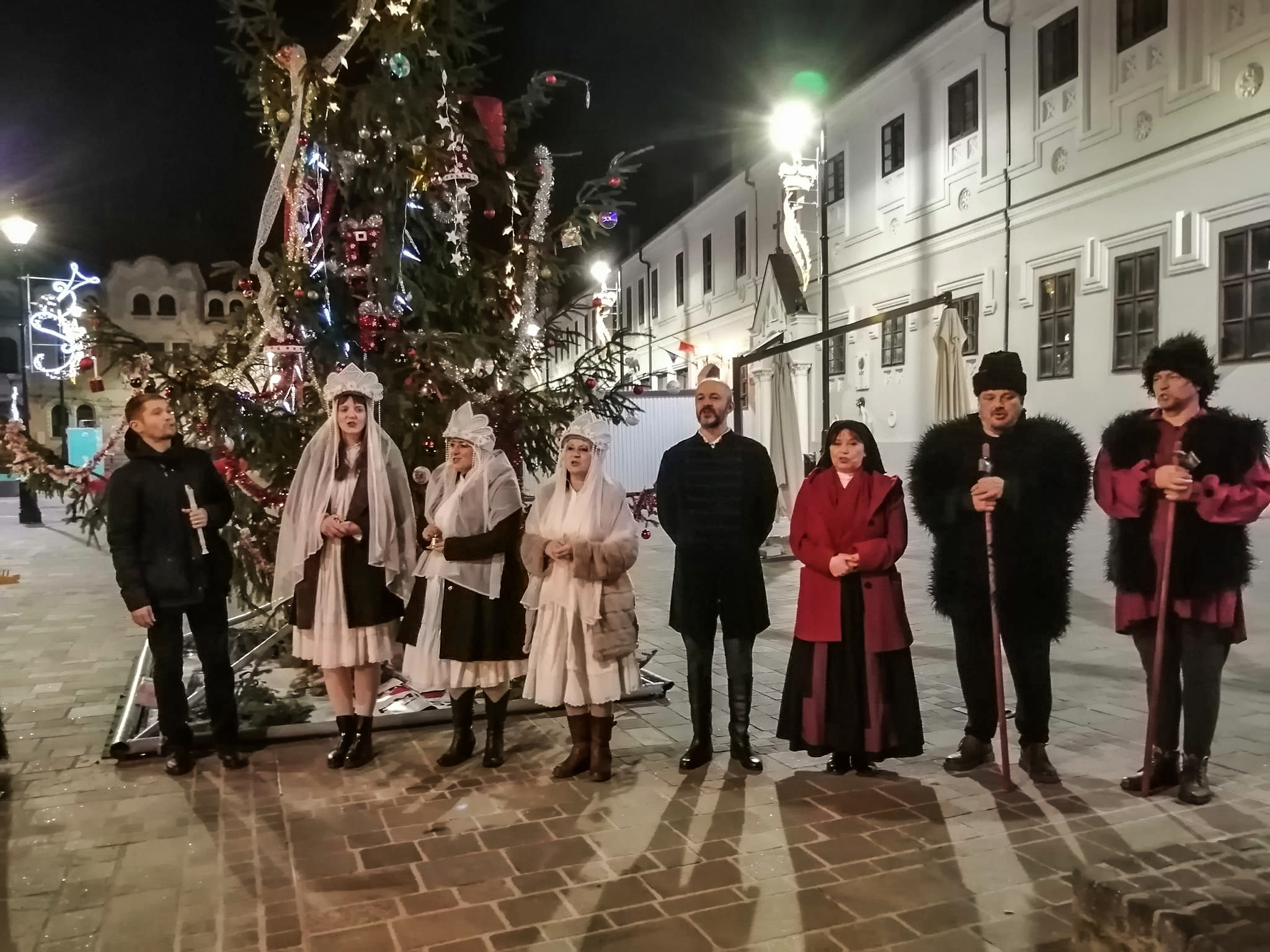 Magyar karácsonyfát állítottak Nagyváradon