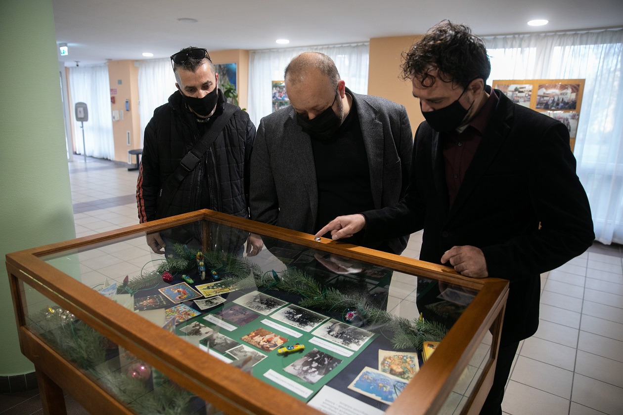 ?Adjon Isten a magyarnak jövőre még szebb karácsonyt"