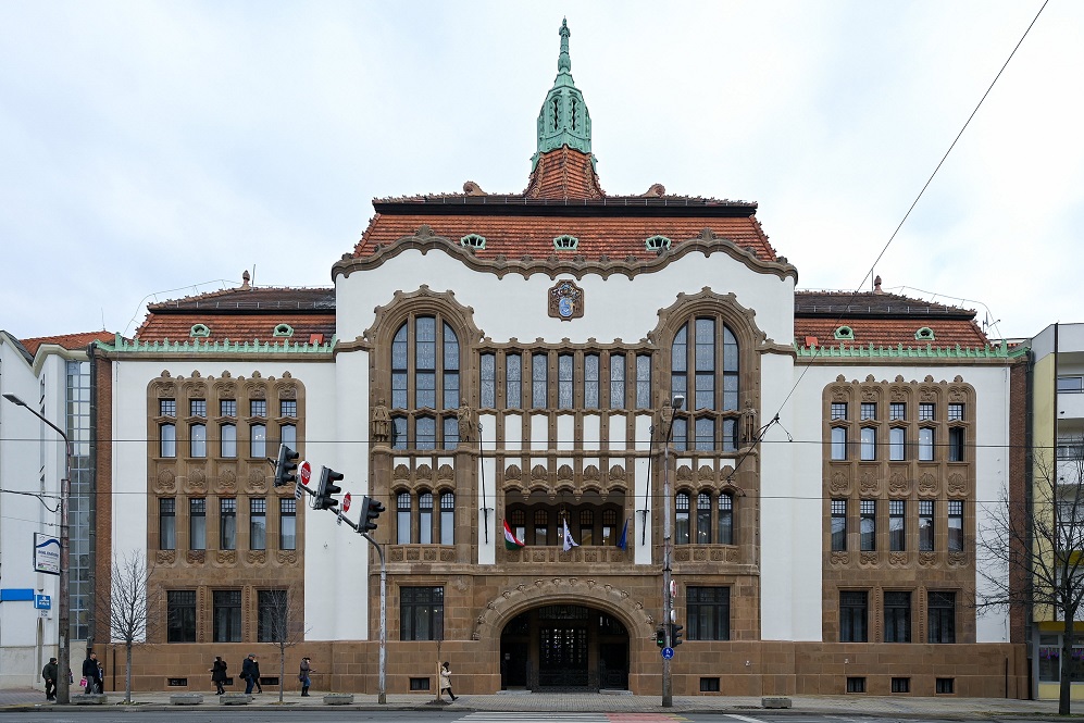Megújult Debrecen gyönyörű szecessziós épületének homlokzata