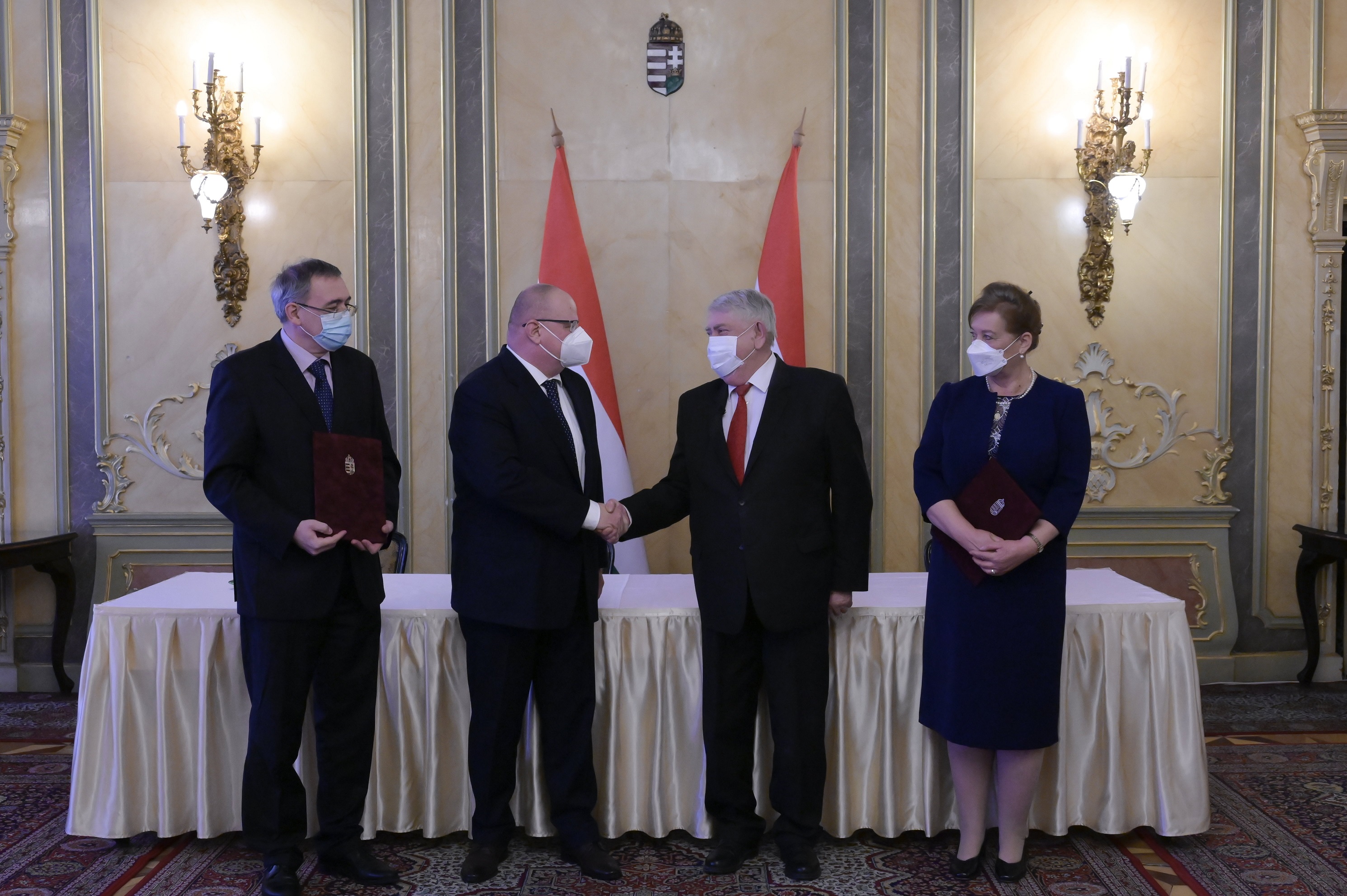 Együttműködést kötött a Nemzeti Egészségügyi Kutatási Ügynökség és a Debreceni Egyetem