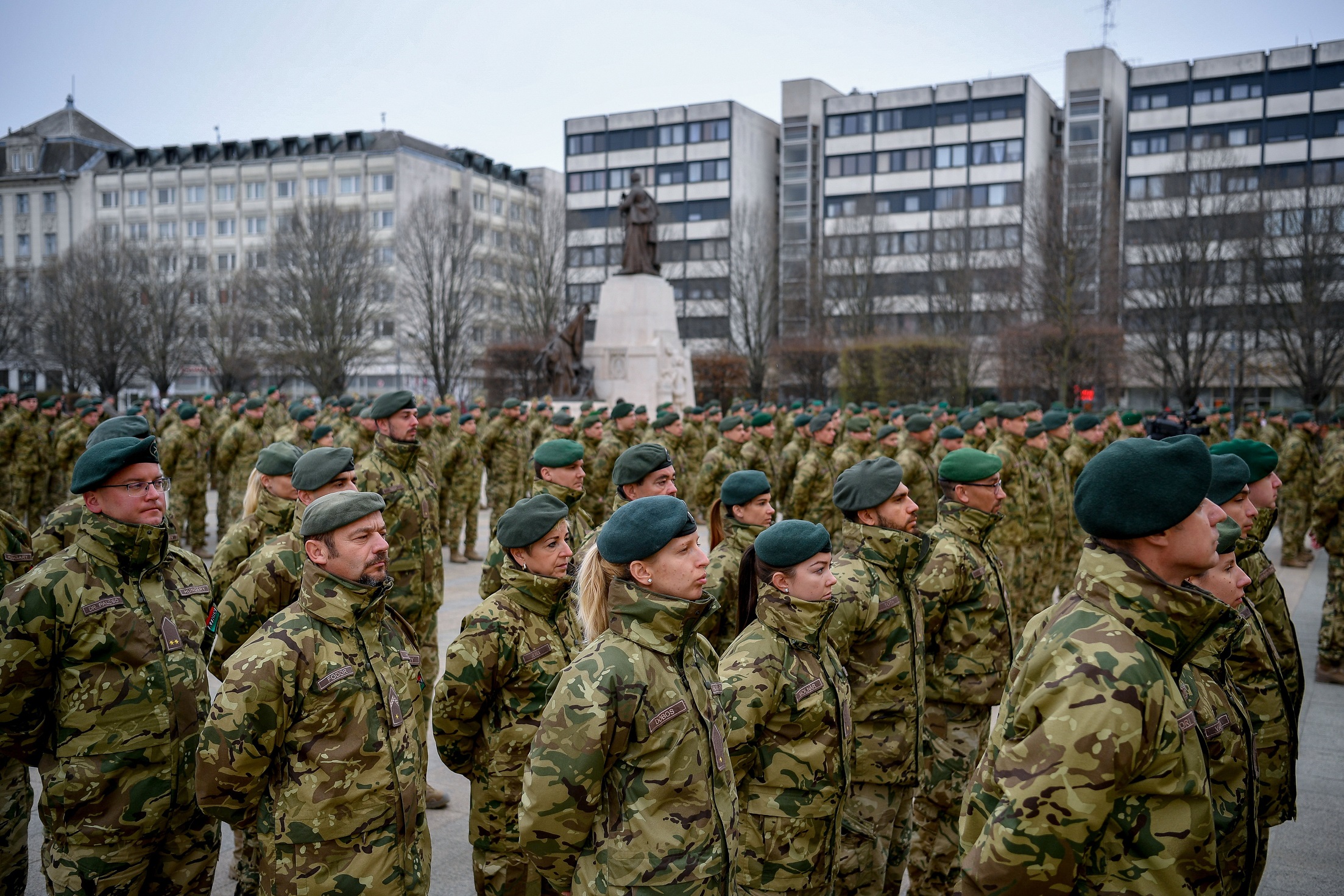 Debrecenben köszöntötték a Koszovóból hazaérkező békefenntartókat