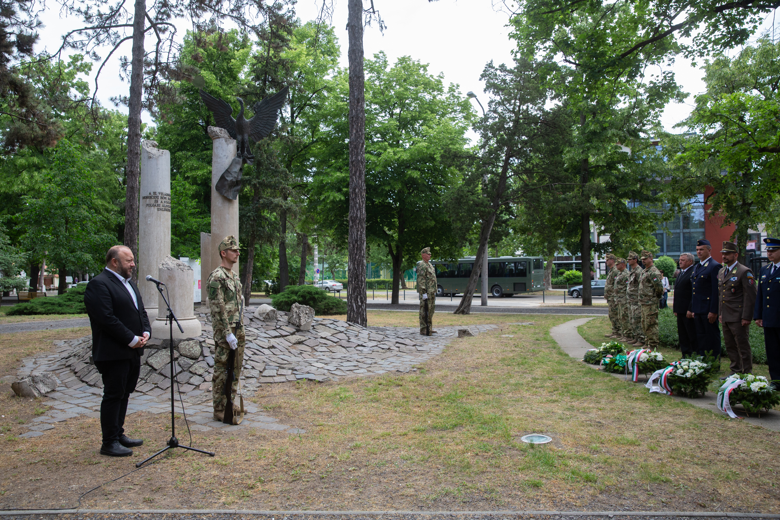 Koszorúzások a szőnyegbombázás 78. évfordulóján