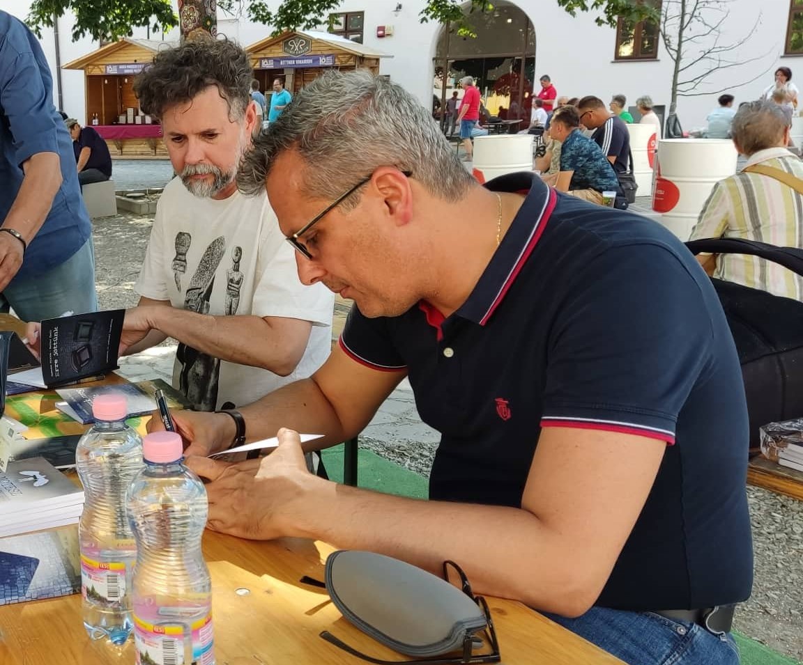 Szénási Miklós és Heller Zsolt arról mesélt Nagyváradon, hogy milyen a szomszéd város