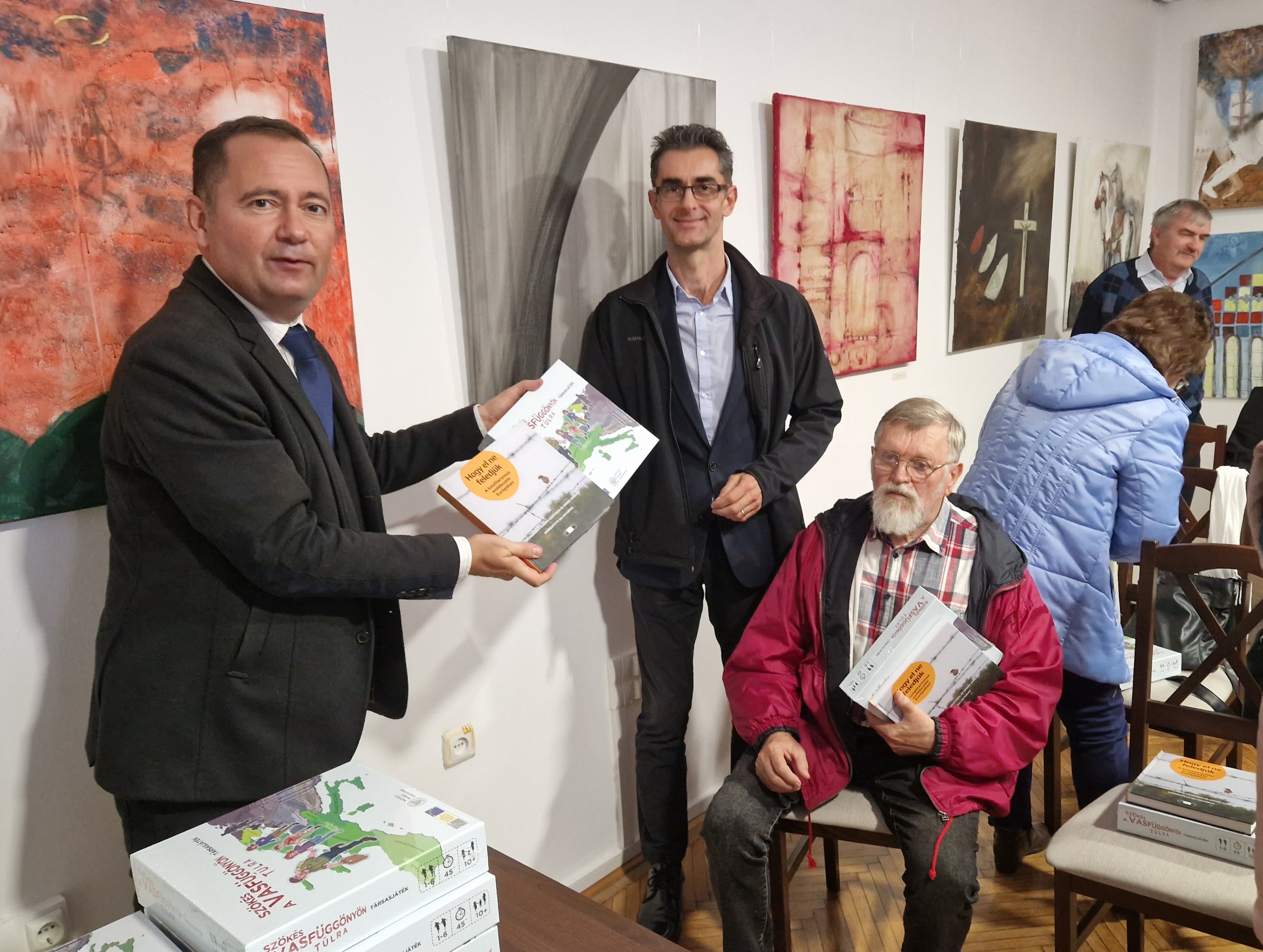 A totalitárius diktatúrákat ismertető kiadványt és társasjátékot mutattak be Debrecenben