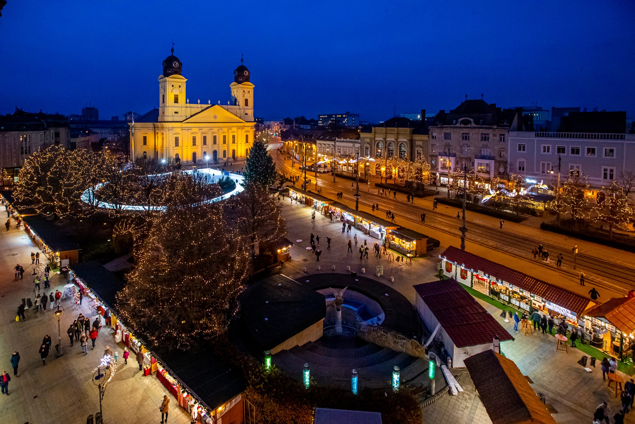 Koridiszkó, havervagy, hangbújócska, ünnepi fények ? Íme a mesés Debreceni Advent első hétvégéje
