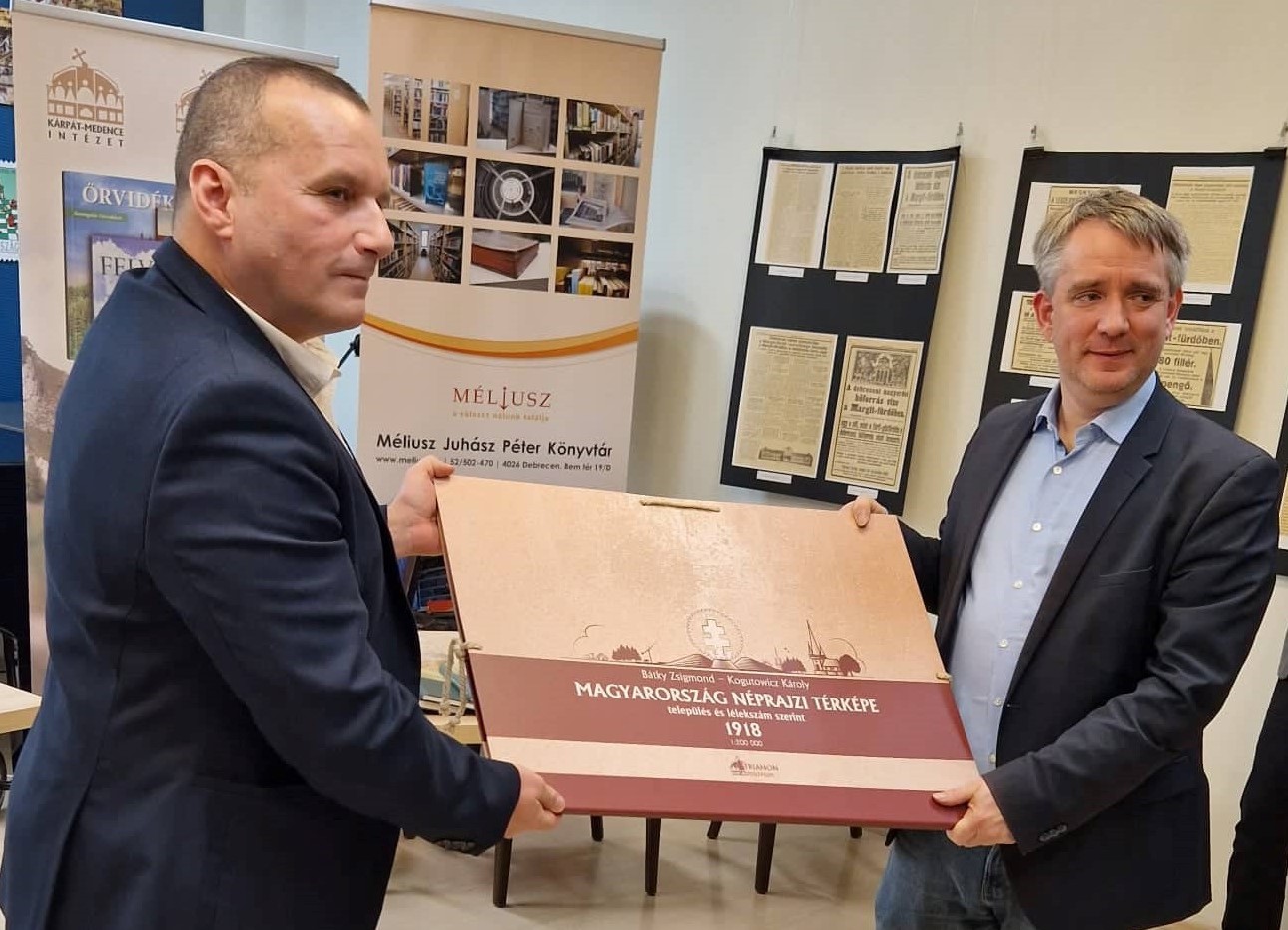 Debreceni könyvtárakat is gazdagít a Trianon Múzeum ajándéka